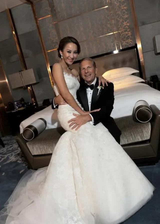 李玟|曝李玟离婚或将净身出户！富商老公出轨没婚前协议，被继女骂小三