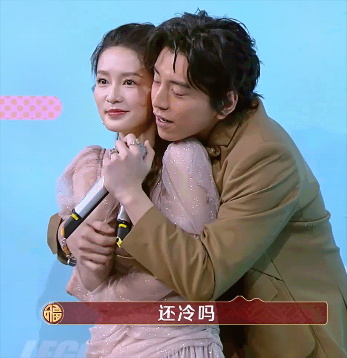 十位被占便宜的当红女星，杨幂被当众扯下衣服，刘亦菲最有话语权