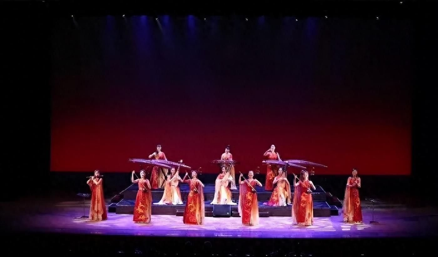 当年爆火的“女子十二乐坊”，放弃中国到日本发展，如愿以偿了吗？