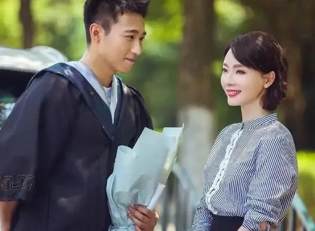 穿衣搭配 演“姐弟恋”不油腻的7位女星，个个浑然天成