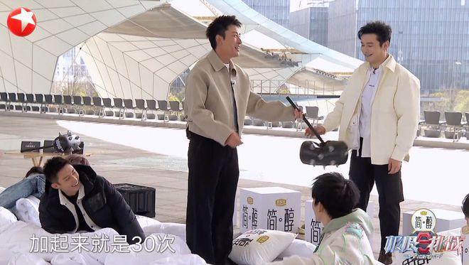 向佐|一场上海电影节,江湖地位人情世故,在黄晓明身上体现的淋漓尽致