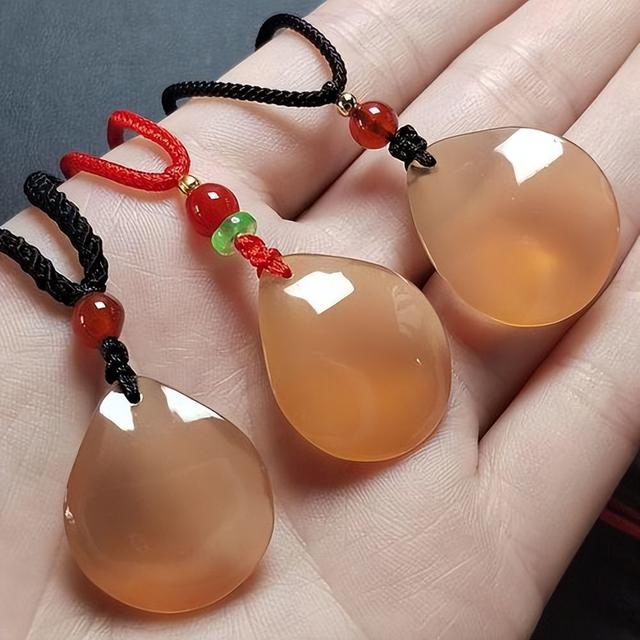 文玩|鱼也是文玩人？鱼界的文玩大师，看它盘的文玩，颜值堪比蜜蜡！