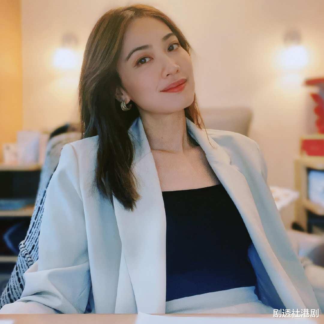 恭喜！TVB前人气港姐被曝回母校任职导师，结婚几年仍无意造人