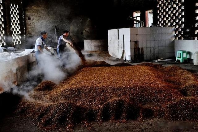 牛栏山|售价不到20元的牛栏山，大家明知是酒精酒，为何它还能年销百亿？