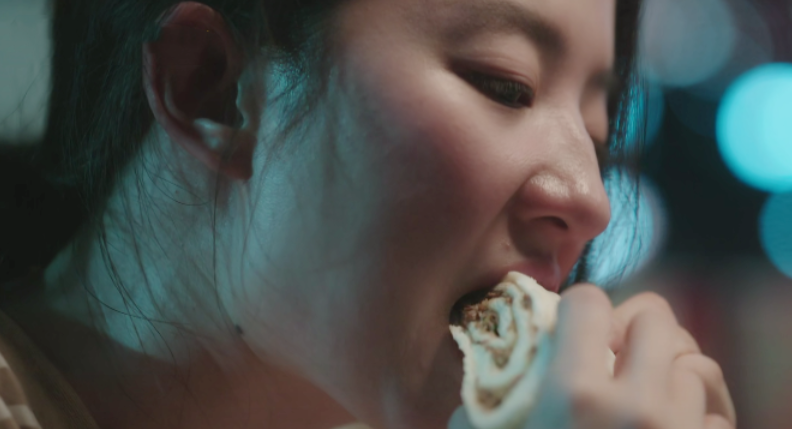 刘亦菲|吃得越狠演技越稳!刘亦菲“吃花卷”,能让多少女演员脸红?