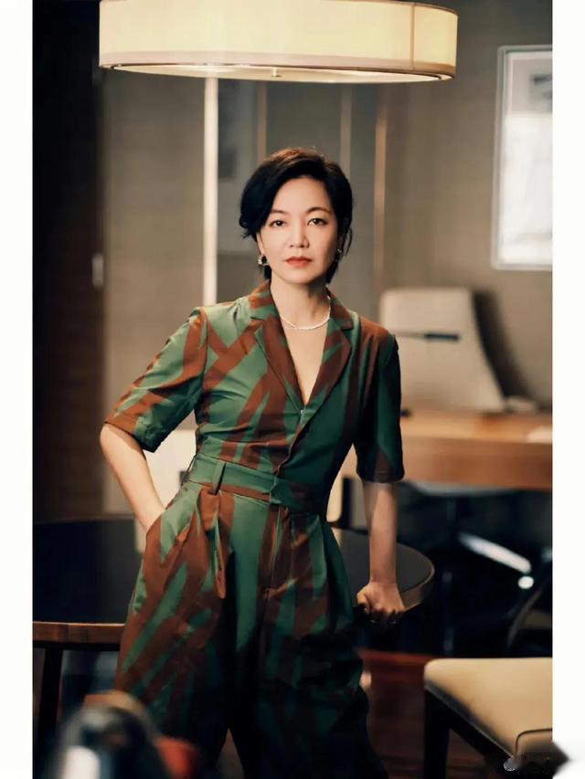 曝大小S吸毒!带光头一起吸,疑嗑药画面流出,难怪她家电费好贵