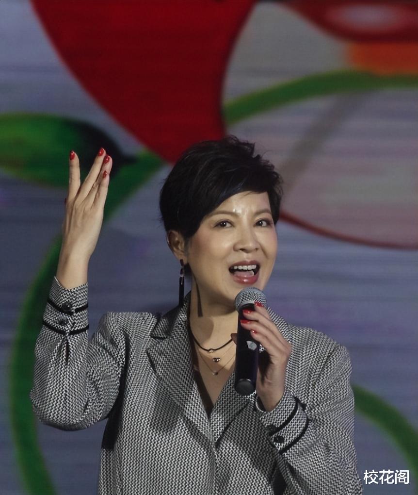 杭天琪|她9次上春晚,被老外骗走3千万,40岁嫁小13岁男友,如今怎样