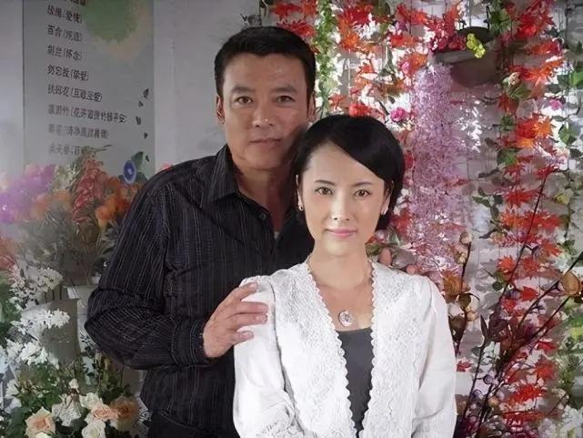 演员田亮曝妻子出轨，孩子发烧当妈的却忙着约会，女方：纯属污蔑