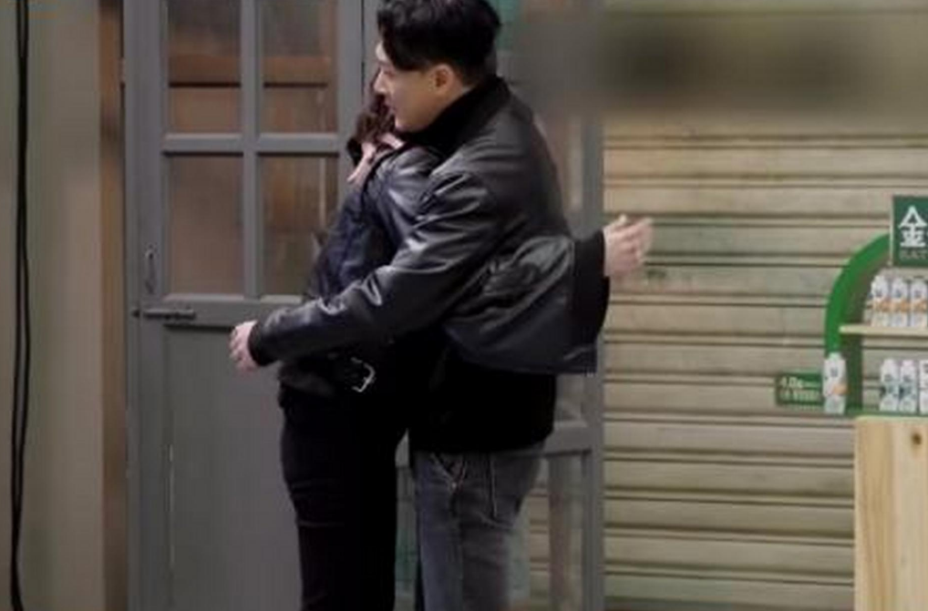 林峰|“爆钉CP”再合体，佘诗曼与林峯重现《使徒行者》，引发网友热议