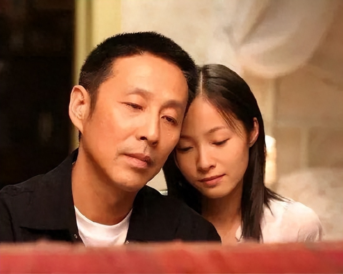 到处认干爹干哥,专找金主献身上位,“文艺女神”江一燕现形记