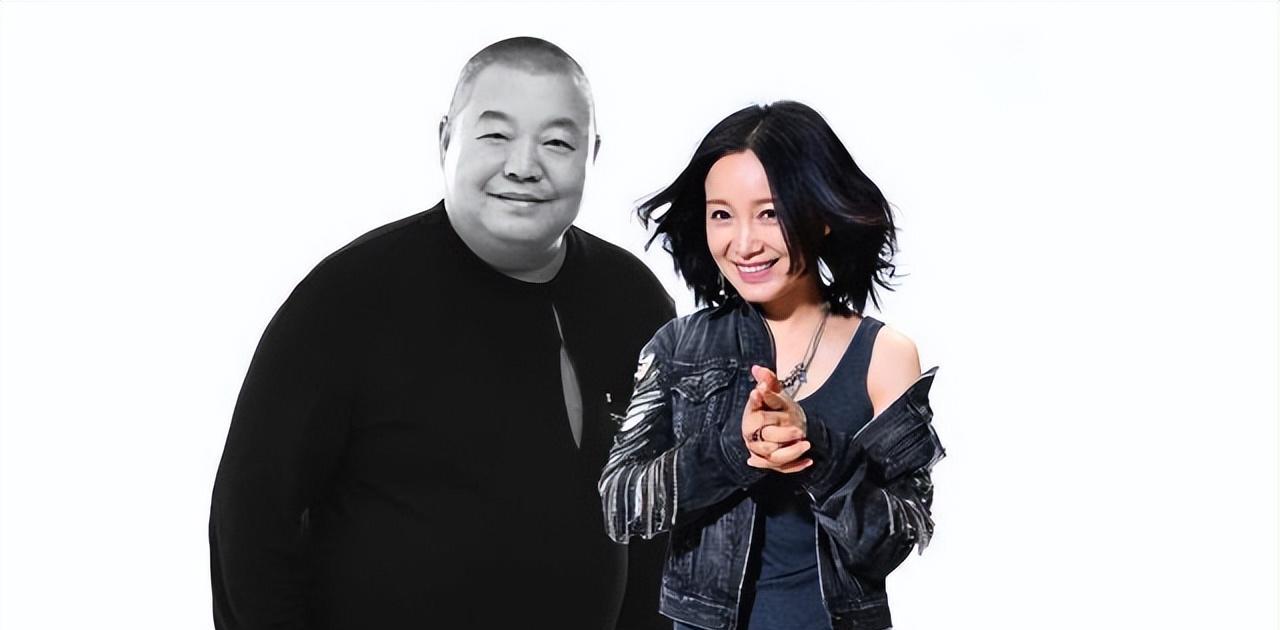 斯琴格日乐“讽刺”刀郎，言含深意似不屑，臧天朔去世后她单身至今