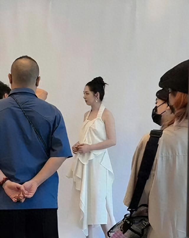 为什么向太这么中意郭碧婷?看到向太年轻时候的照片,破案了!