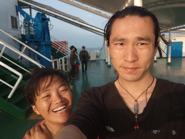 旅行|我川妹子,32岁不结婚不生孩,骑摩托环游全国,一年行36000公里