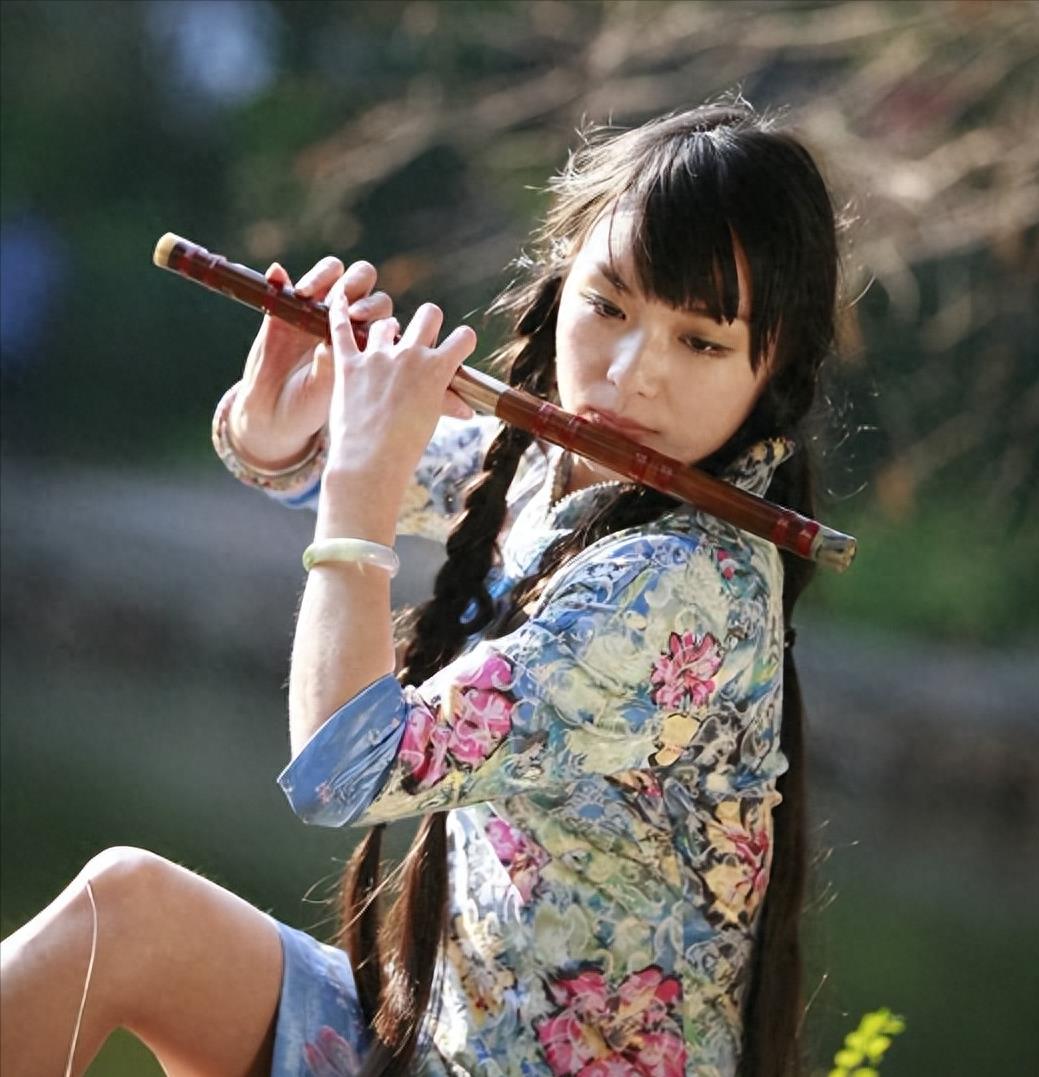 当年爆火的“女子十二乐坊”，放弃中国到日本发展，如愿以偿了吗？