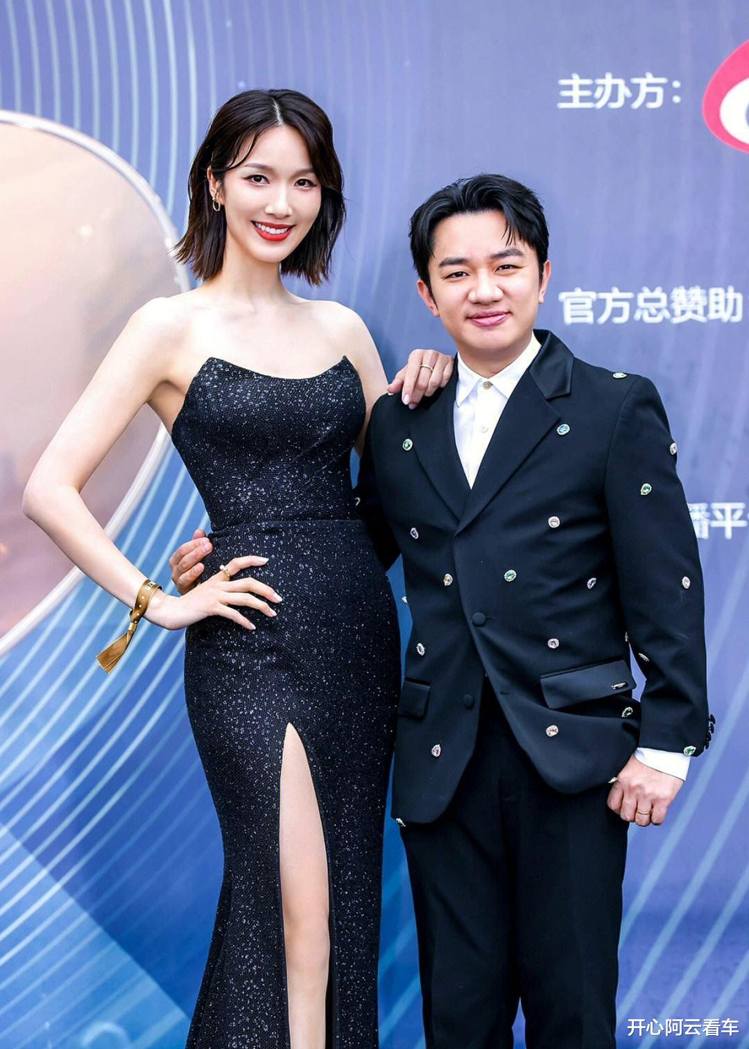 “鲜花插在牛粪”上的10位顶级女星，个个貌美如花，这是真爱吗？