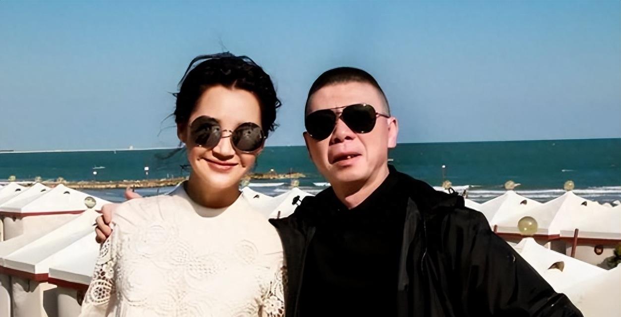 她一生中“风流成性、老少通吃”，撩汉无数，至今54岁却依旧是单身