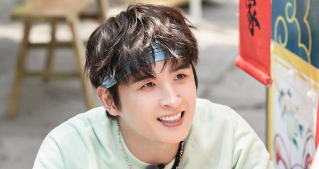 来活了兄弟|《来活了兄弟》不愧是宝藏综艺,男嘉宾太能整活,导演都自带笑点