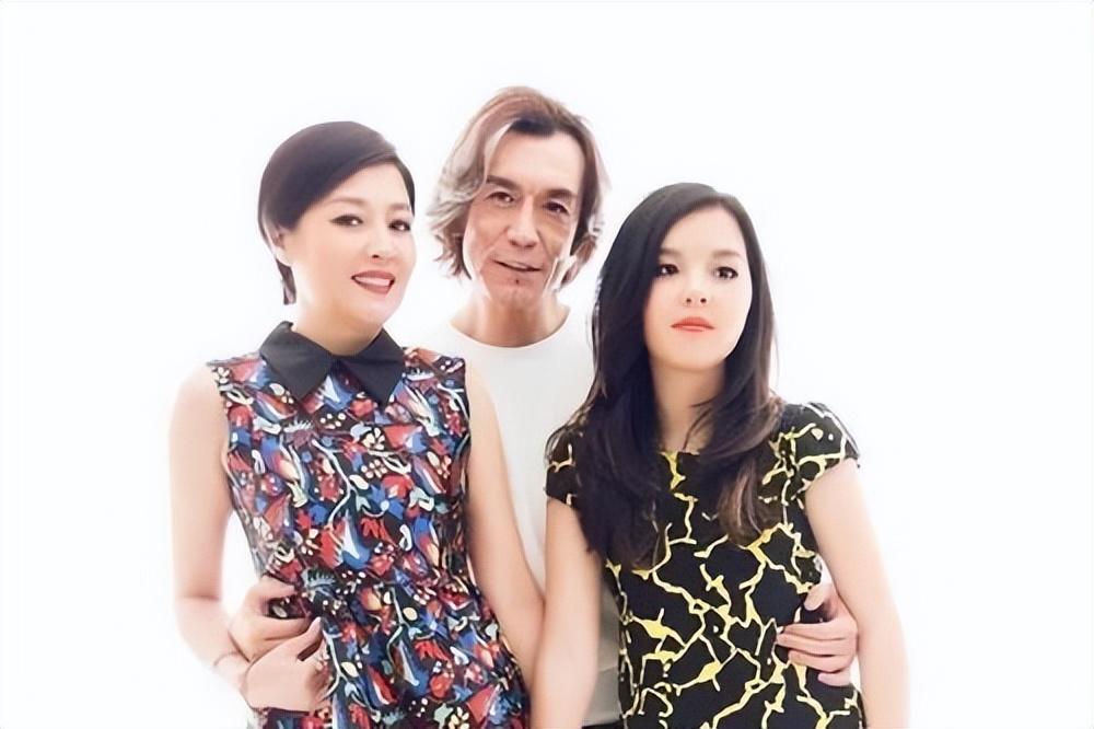 |李咏妻子发文深夜发布喜讯，网友：恭喜