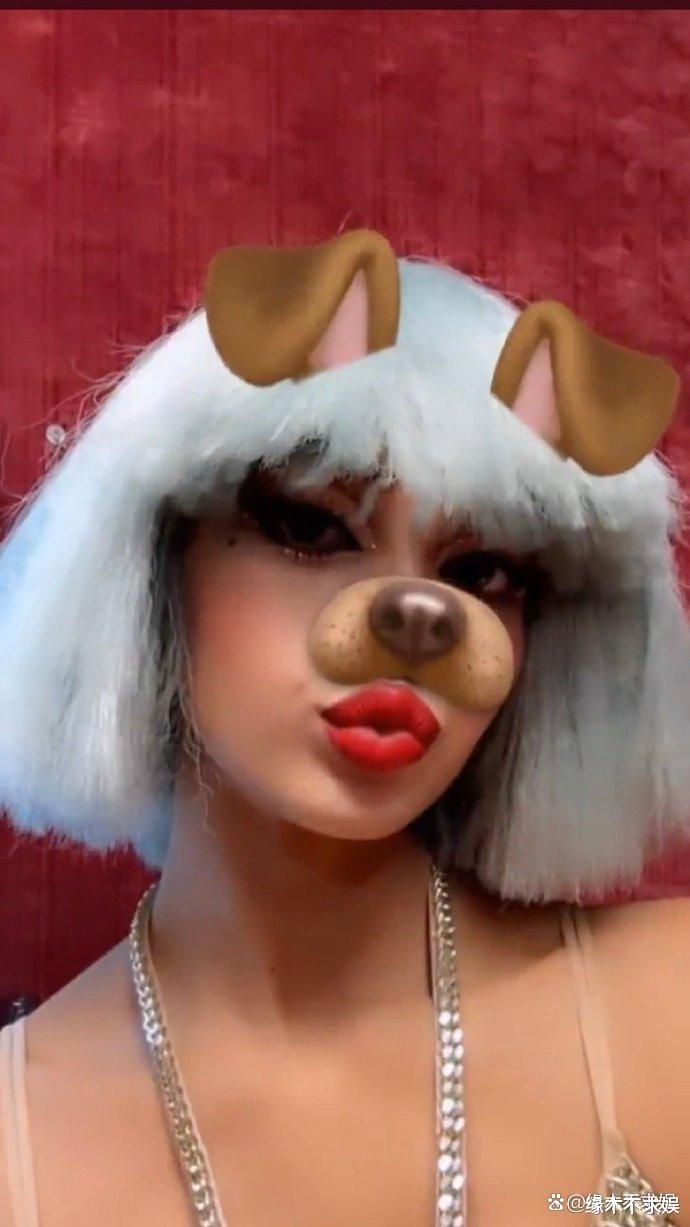 Lisa晒疯马秀第二波花絮照，风格多变毫无保留，百万网红点赞人设崩塌！