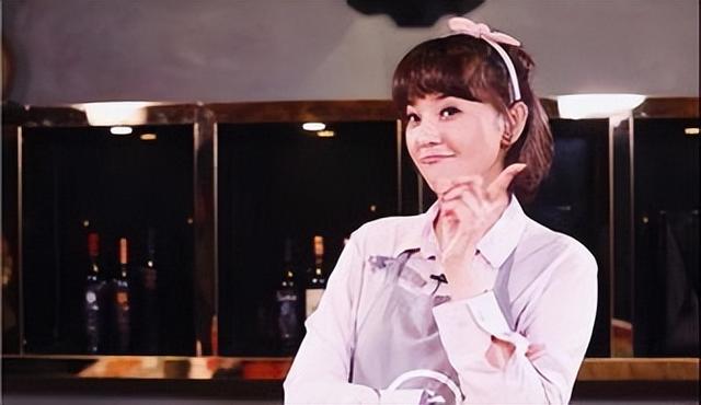 方琼|方琼:嫁大8岁副台长,闪婚后为丈夫生儿子,如今活成人生赢家