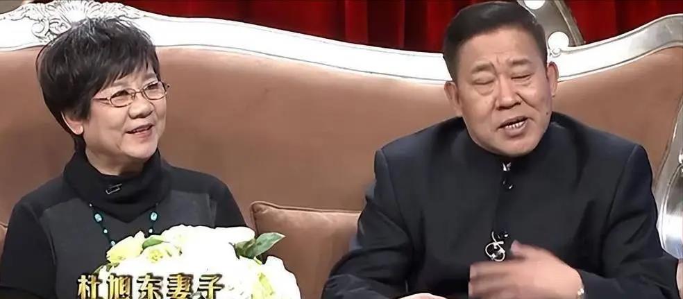 想不到8月还没结束,国家一级演员杜旭东,就给内娱演员敲了警钟