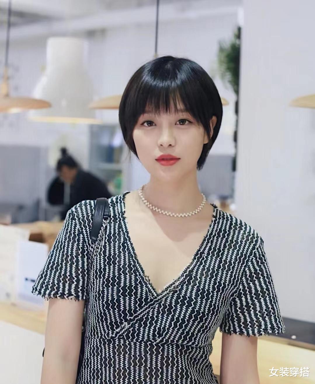 女人过了50岁，不知道留什么发型？建议试试这5款，优雅气质又减龄