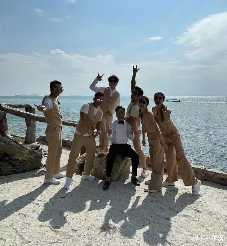 马国明婚礼海量照片曝光,伴娘蔡思贝高海宁艳压新娘,伴郎太帅气