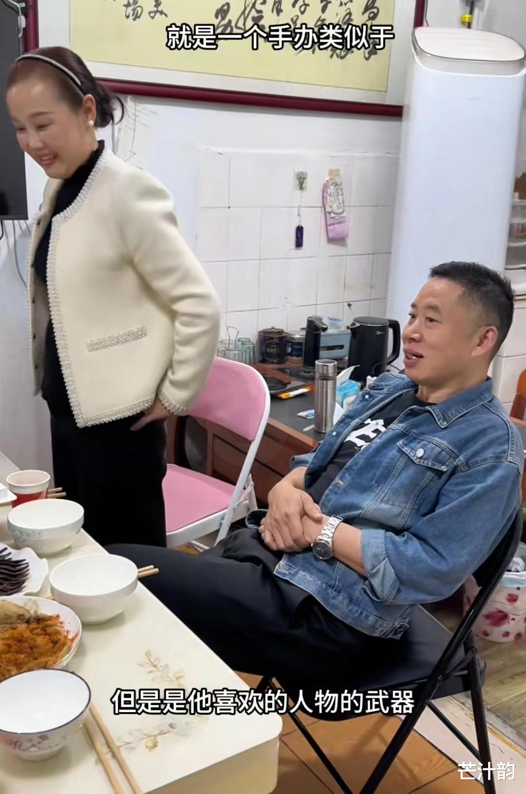 孙海洋一家为孙卓庆生,姐夫送礼物很用心,卓宝肉嘟嘟酷似付笛生