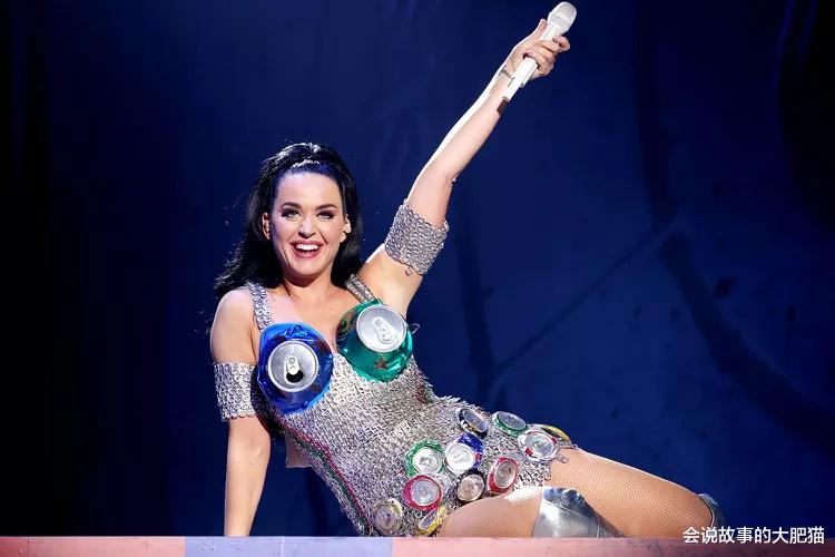 水果姐与精灵王子的女儿首次公开亮相 小黛西软萌可爱像极了妈妈