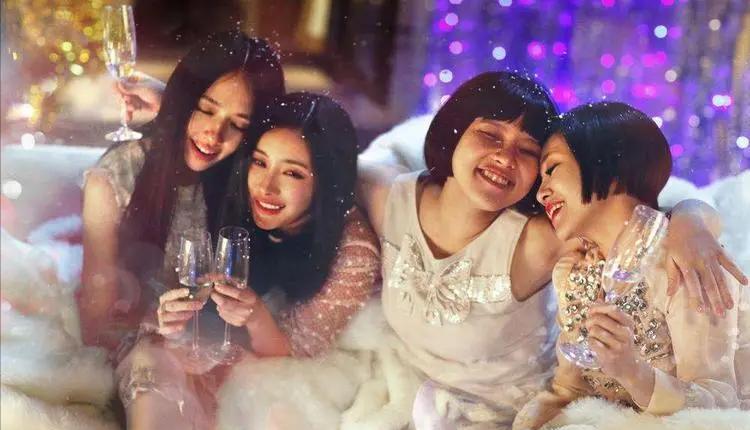 |央视“撑腰”！太子爷“被贬”成凡人？国剧职场终于不装了