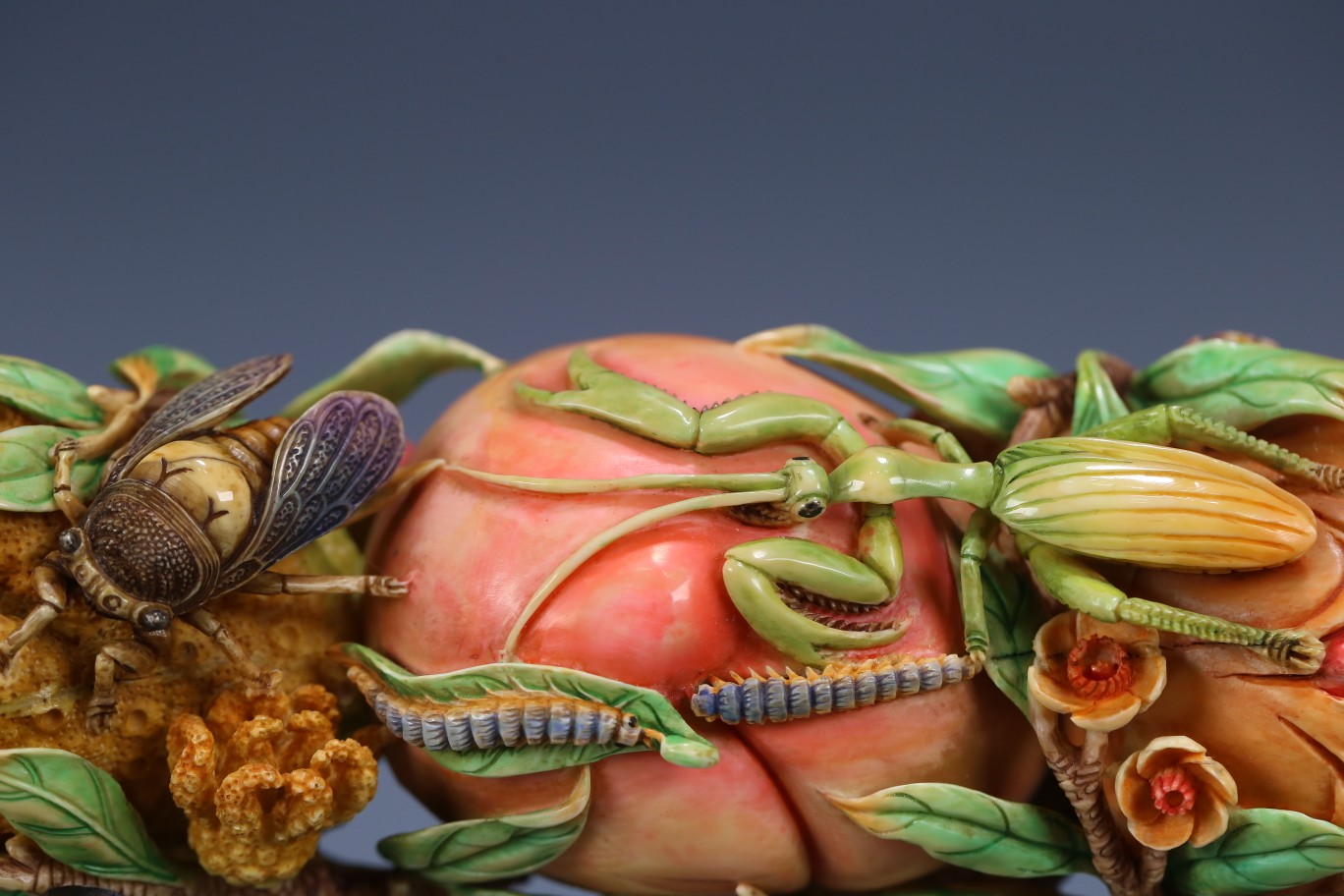 雕刻|收藏珍品！百年老牙彩绘“三多”摆件