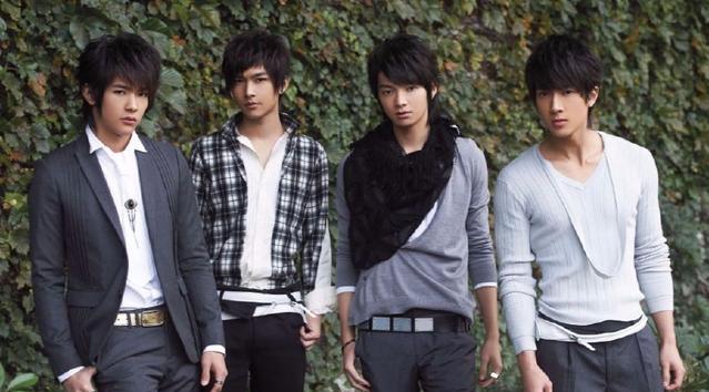 台娱顶流“三劈嫩男”,趁男友不注意强行进入,受害人年仅16岁!