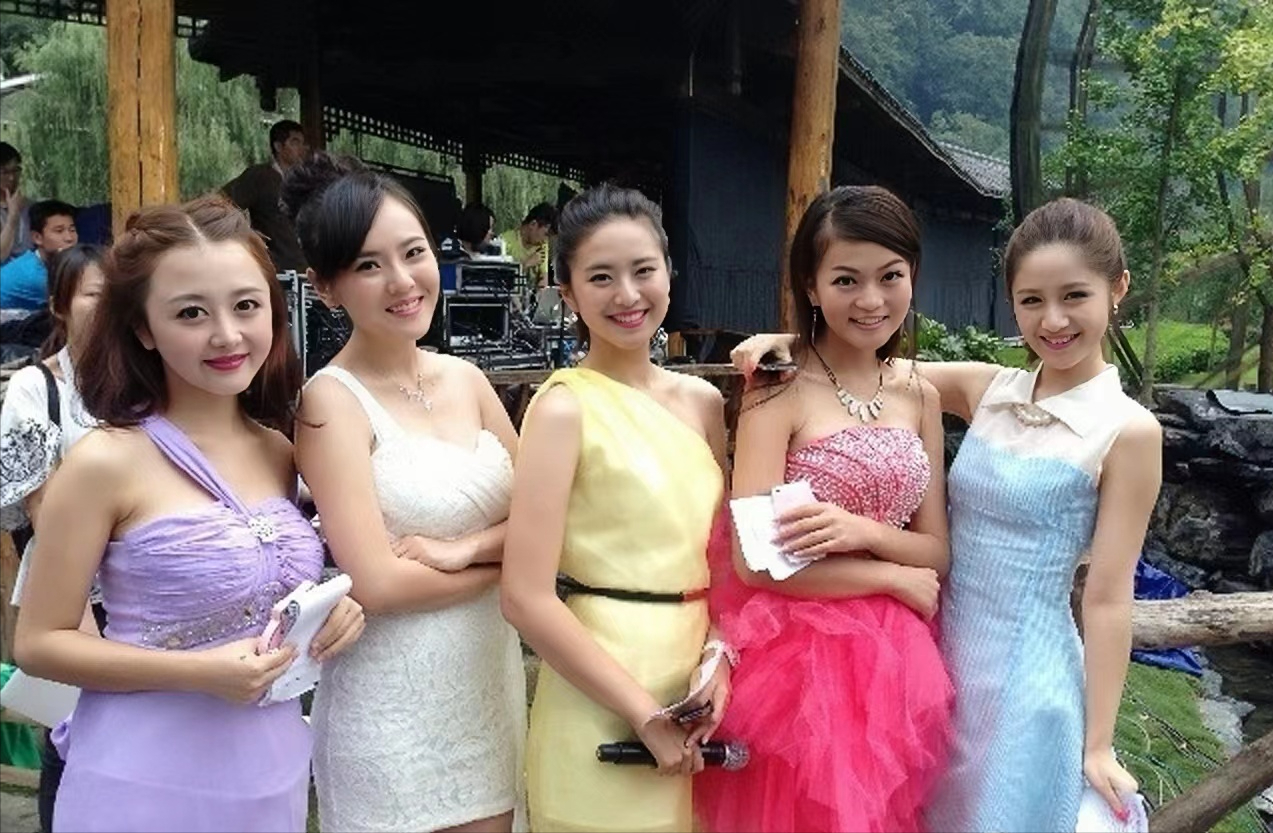 她曾经与马诺齐名，身材颜值皆不落下风，可惜迟了两年