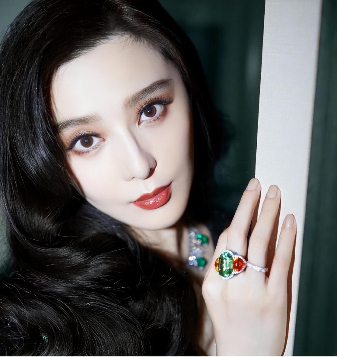 范冰冰|一场戛纳红毯,扯下了范冰冰最后的“遮羞布”