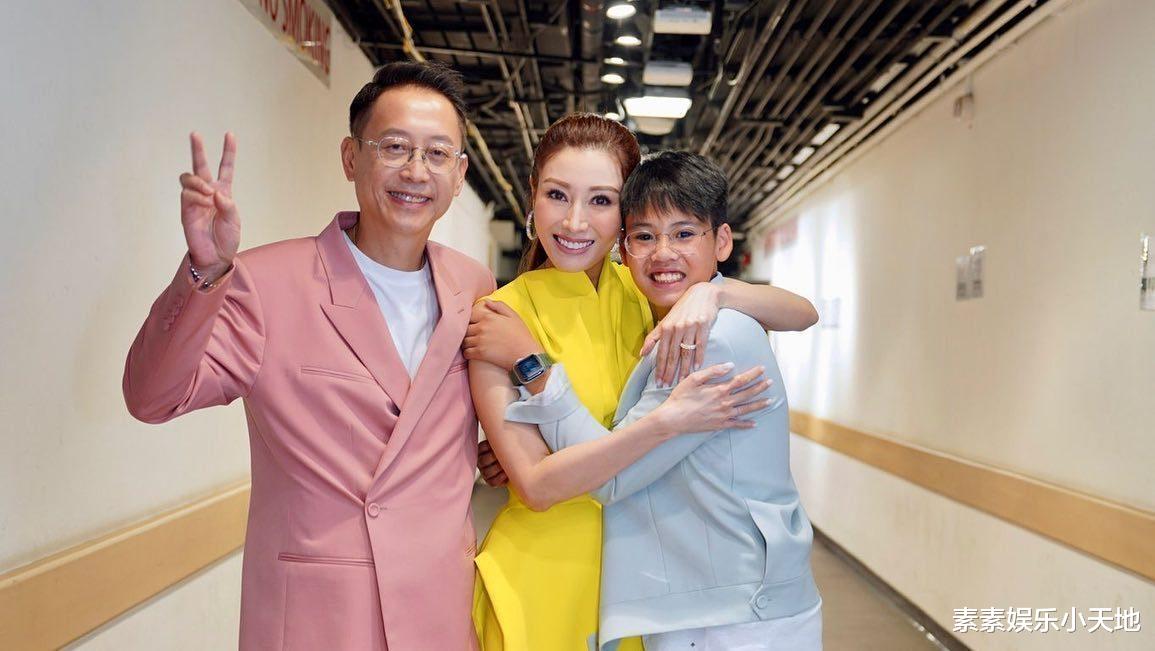 李嘉欣|李嘉欣为儿子许建彤庆祝12岁生日，儿子长相出众神似父亲许晋亨