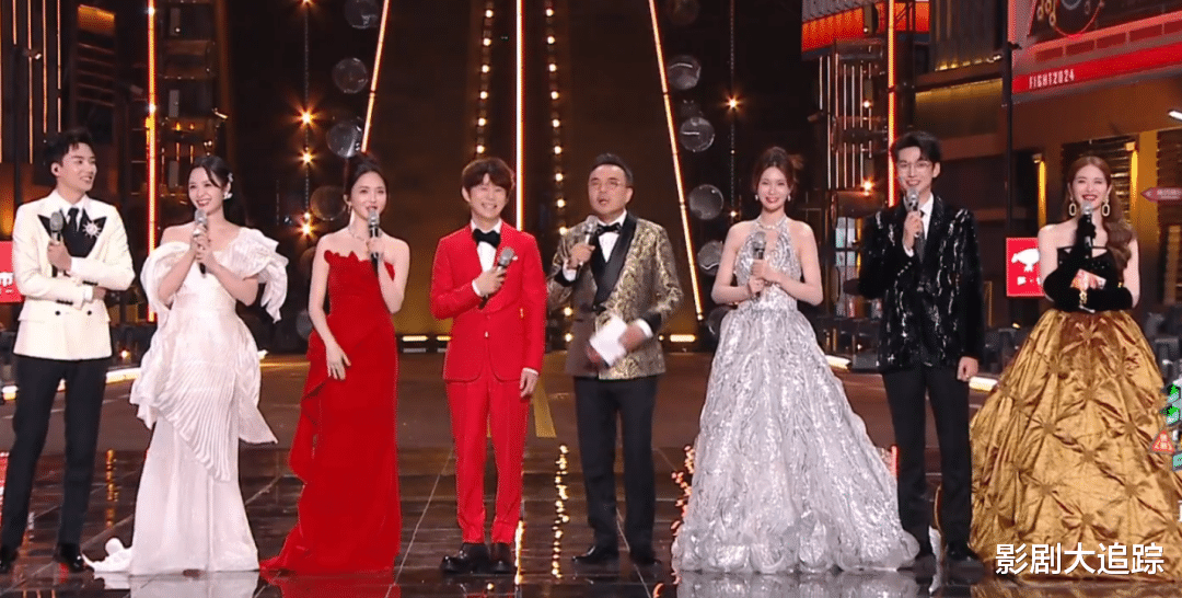 湖南跨年主持人状态堪忧，何炅比汪涵还老，沈梦辰动脸靳梦佳换头