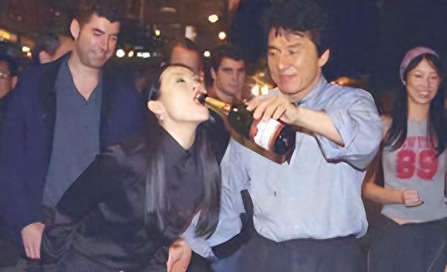 与舒淇假戏真做,枪指刘德华脑袋,害古龙惨死,转身却获金马影帝