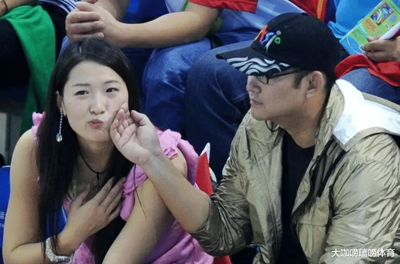 罗雪娟久违亮相！嫁豪门开飞机，生2娃很幸福，被富豪老公宠上天