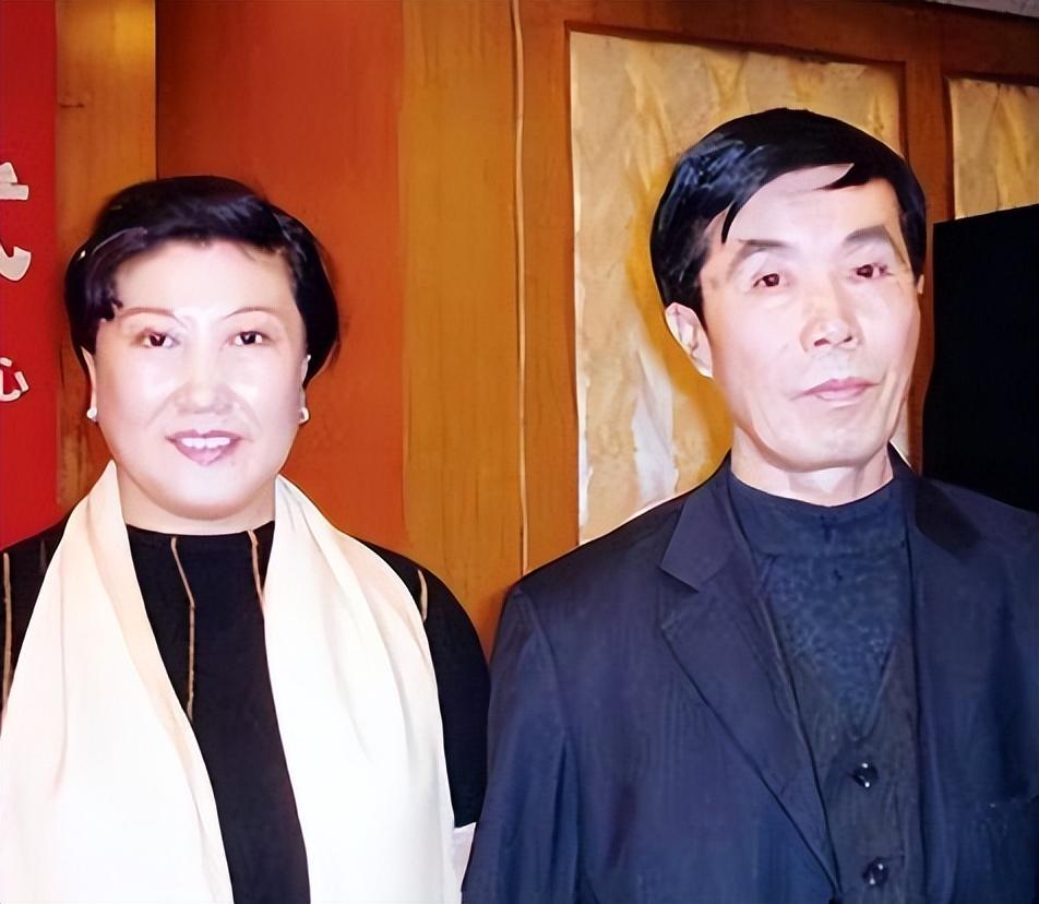 吴倩|老艺术家何庆魁: 75岁高龄, 被儿子爆料\他嫖不动了, 每月1万就够用了\