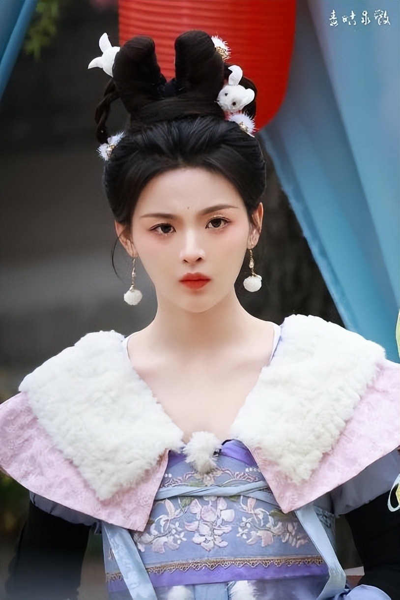 杨超越|杨超越孟子义张雨绮成团，最新养眼综艺get