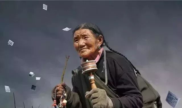 手串与佛珠有什么吗不同？