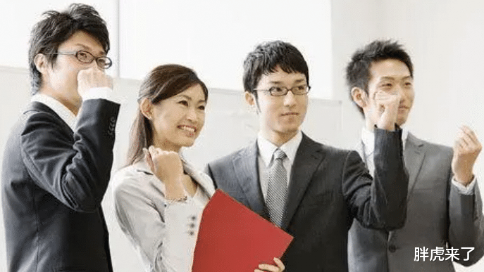 在职场如果被排挤打压,千万别一直忍让,建议学会这4个“自保方式”