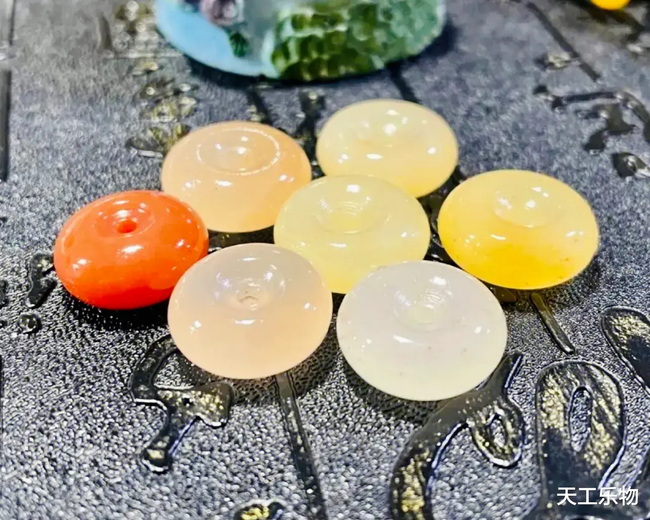 笔洗|猜猜哪种玉石最像和田玉？盘点那些形态各异的石英岩玉！