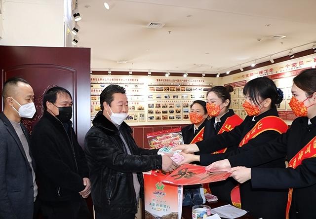 羡慕!山西一村为4000村民发年终2100万,连续发了27年分红