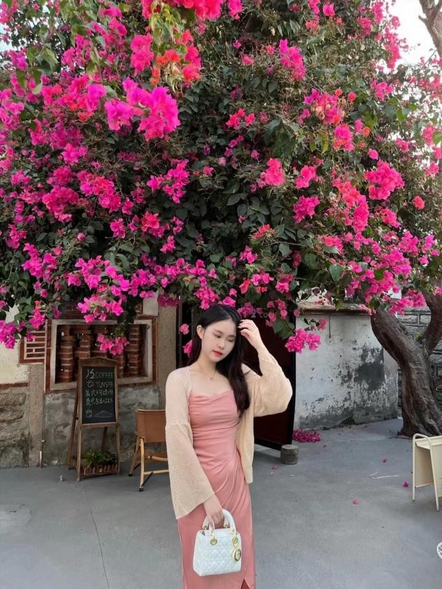 我00后,瘦身35斤当主播,轻松月入过万,20岁为自己买第一套房