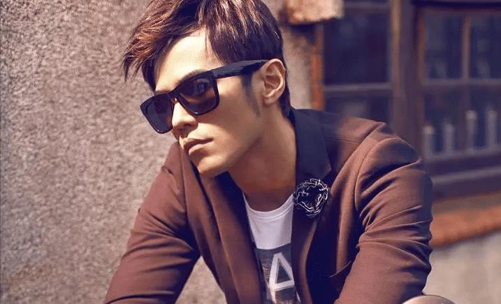 |五月天惹众怒！邀华晨宇出席演唱会，退票潮涌现，现场一度失控！