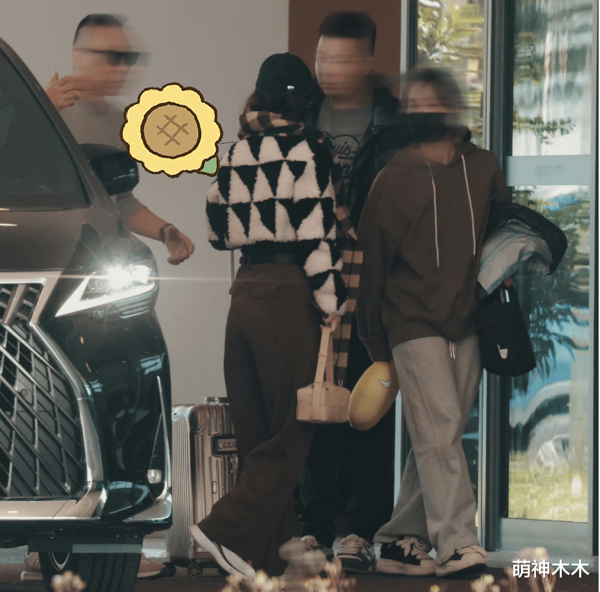 赵丽颖打脸抢饼传闻,穿过万私服进组拍片,此前被指跟杨幂争资源