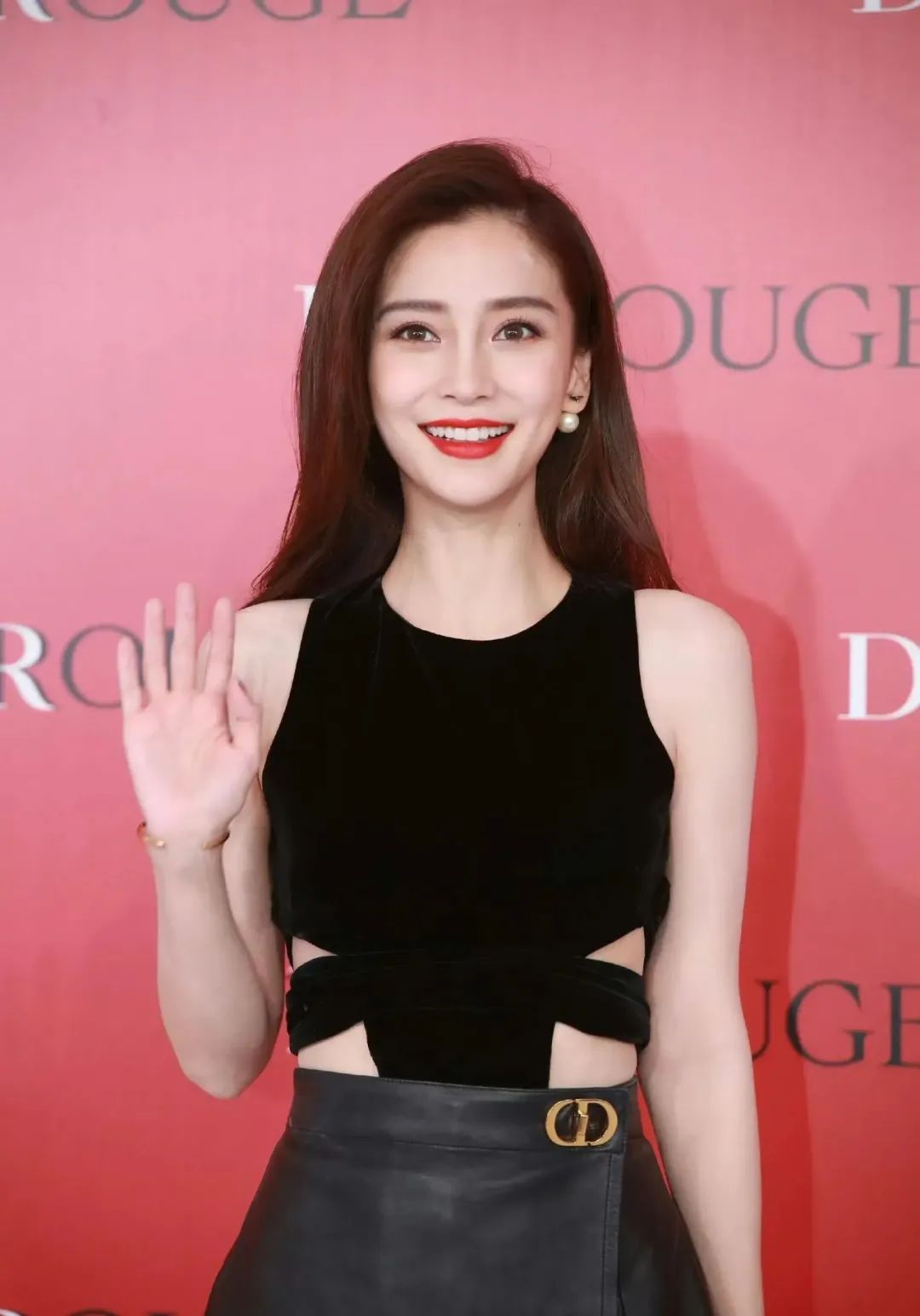 杨颖登上外刊模样大变,眼窝凹陷、瘦得脱相,要走范冰冰老路?