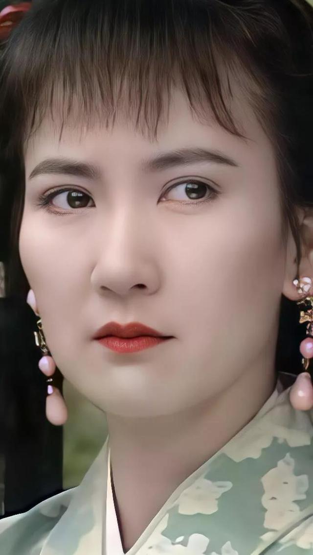 但可笑的是关之琳最终也没跟马清伟走到最后,反而是又有了新的交往