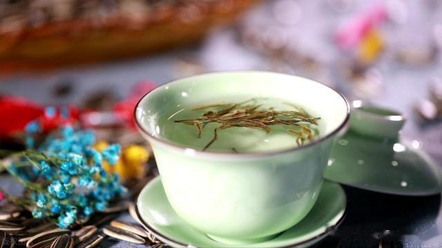 揭秘！喝这几款茶，真的能告别恼人“游泳圈”？